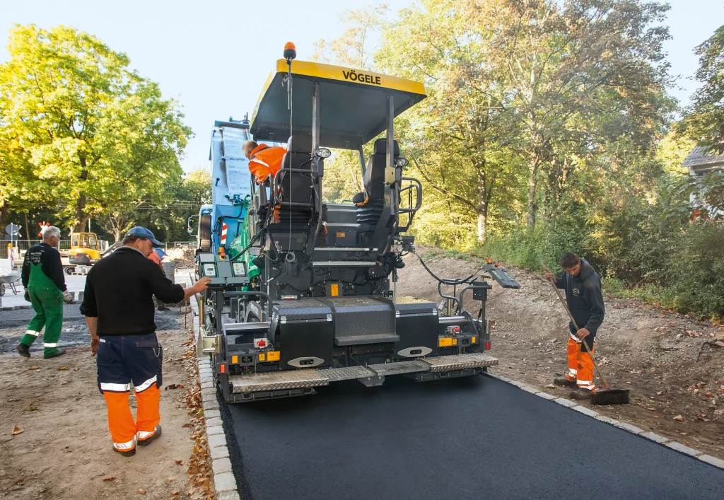 Tipos de maquinaria de carretera. Pavimentadora